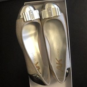 NWT Anne Klein Sports Golden Flats